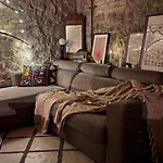Witch House With Fireplace 里加