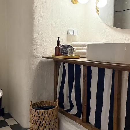 Witch House With Fireplace 公寓 *