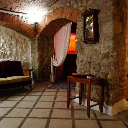 شقة Witch House With Fireplace *