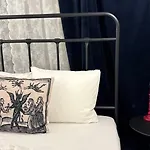 Witch House With Fireplace アパート リガ